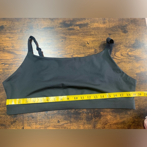 Fabletics Sports Bra - Picture 5 of 5